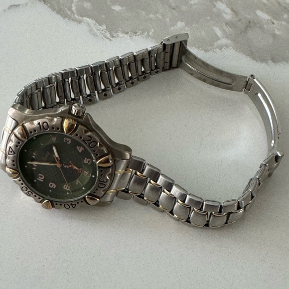 VINTAGE/LIMITED EDITION DISNEY TIGGER WATCH - Picture 4 of 6